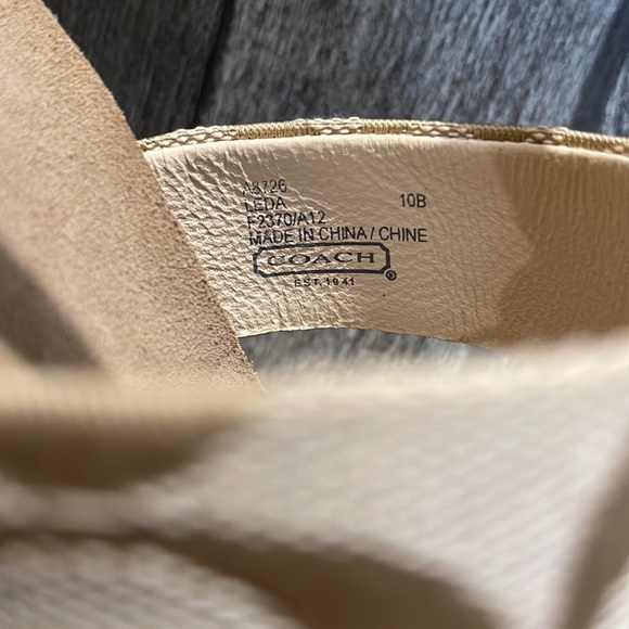 NWOB Vintage Coach platform wedge 3 strap open toe sandals w/ adj buckle - Picture 3 of 7